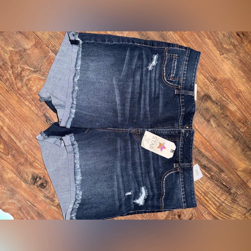 Vanilla Star Jean shorts NWT size 18